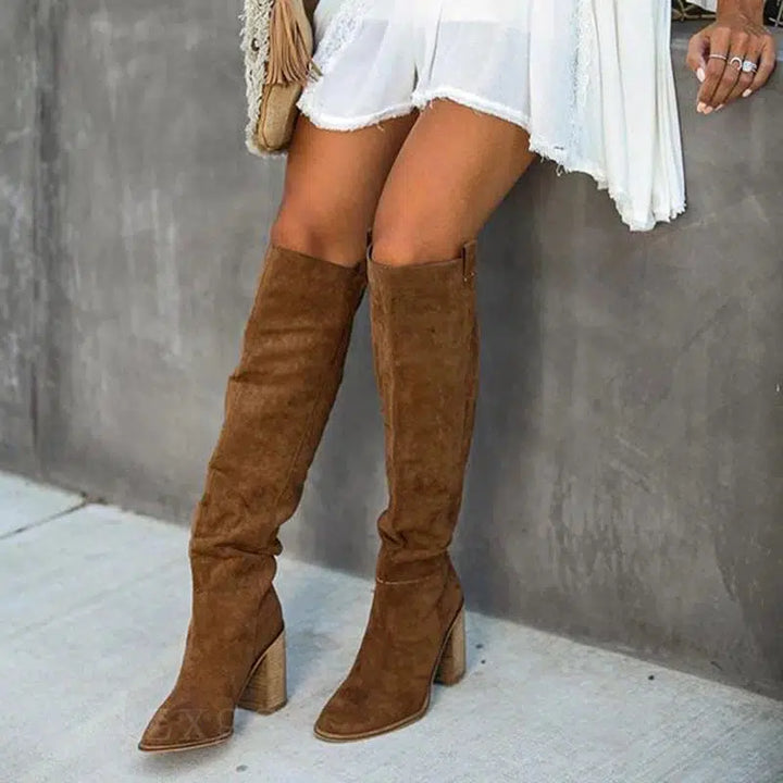 Bottes hautes daim camel Le Old Money